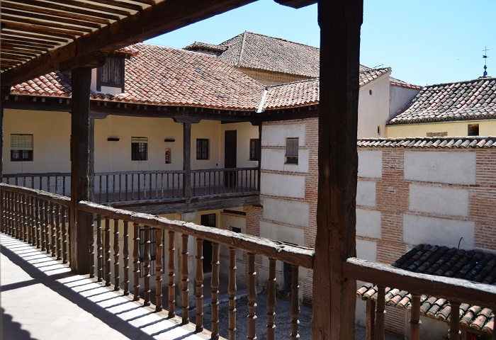 Alcalá de Henares de patio en patio, un recorrido histórico