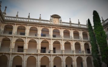 El Patio de Santo Tomás de Villanueva o del Colegio Mayor de San Ildefonso El Patio de Santo Tomás de Villanueva o del Colegio Mayor de San Ildefonso