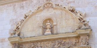 El convento y la imagen