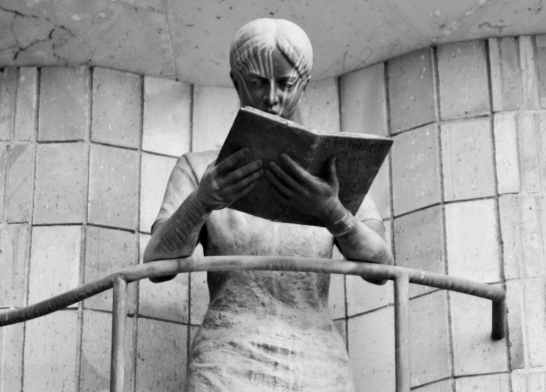Alcalá de Henares, recorrido por los lugares de la ciudad literaria
