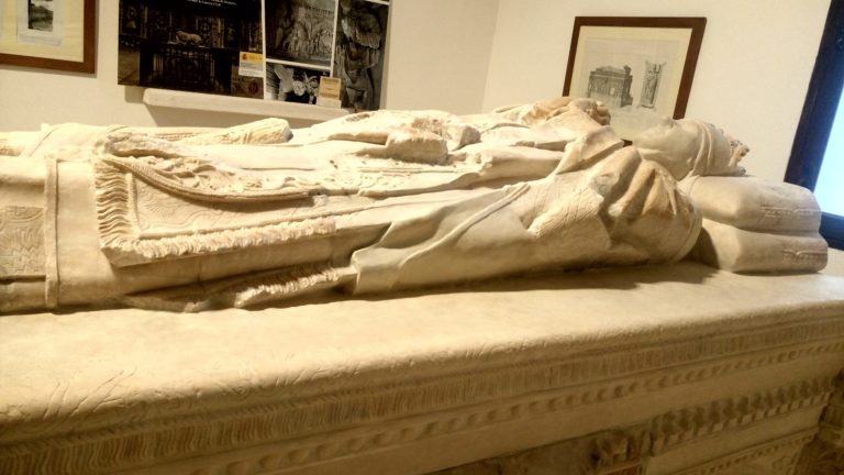Sepulcro del arzobispo de Toledo Carrillo de Acuña