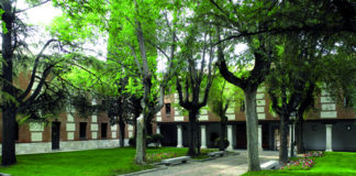 El Patio de Continuos o Filósofos de la Universidad de Alcalá de Henares El Patio de Continuos o Filósifos de la Universidad de Alcalá de Henares