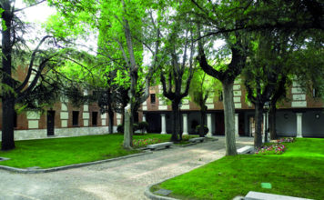 El Patio de Continuos o Filósofos de la Universidad de Alcalá de Henares El Patio de Continuos o Filósifos de la Universidad de Alcalá de Henares