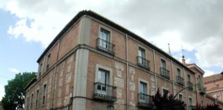 Colegio menor de Santa María de Regla y Santos Justo y Pastor o de León Colegio menor de Santa María de Regla y Santos Justo y Pastor o de León