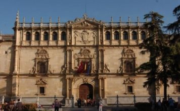 La fachada de la Universidad de Alcalá de Henares Criterios por los que Alcalá de Henares fue declarada Patrimonio de la Humanidad en 1998