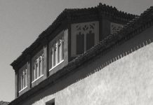 Patio de acceso a la Capilla de San Ildefonso Patio de acceso a la Capilla de San Ildefonso