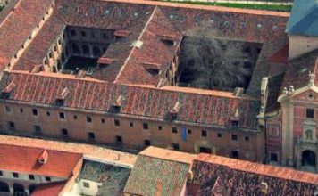 Colegio de San Lucas Evangelista o de Magnes Colegio de San Lucas Evangelista o de Magnes