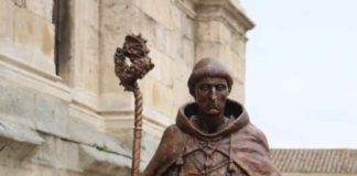 La lonja de la Catedral Magistral de Alcalá de Henares La lonja de la Catedral Magistral de Alcalá de Henares