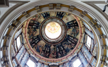 Capilla y sacristía de las Santas Formas, Alcalá de Henares La Capilla y la sacristía de las Santas Formas, Alcalá de Henares