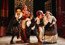 Enmudecer con hablar, teatro y visita guiada en el Corral de Comedias de Alcalá de Henares Enmudecer con hablar, Corral de Comedias de Alcalá de Henares